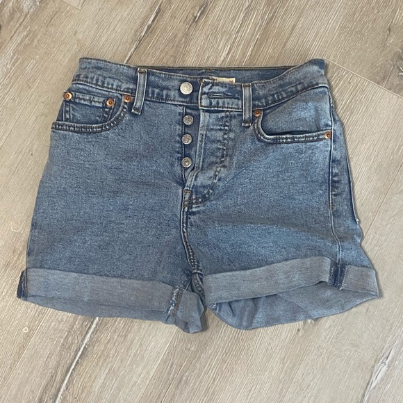 Levis shorts - Picture 2 of 2